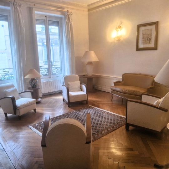  Annonces SAINTGENISLAVAL : Appartement | LYON (69006) | 158 m2 | 850 000 &euro; 