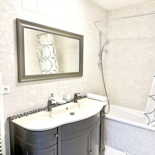  Annonces SAINTGENISLAVAL : Appartement | VILLEURBANNE (69100) | 115 m2 | 325 000 &euro; 