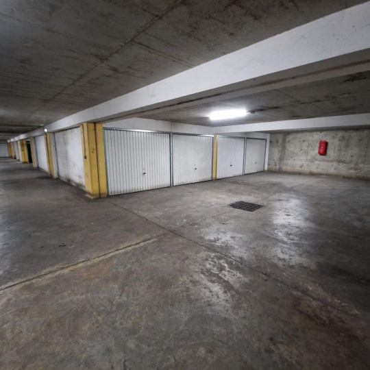  Annonces SAINTGENISLAVAL : Garage / Parking | VILLEURBANNE (69100) | 13 m2 | 21 000 € 