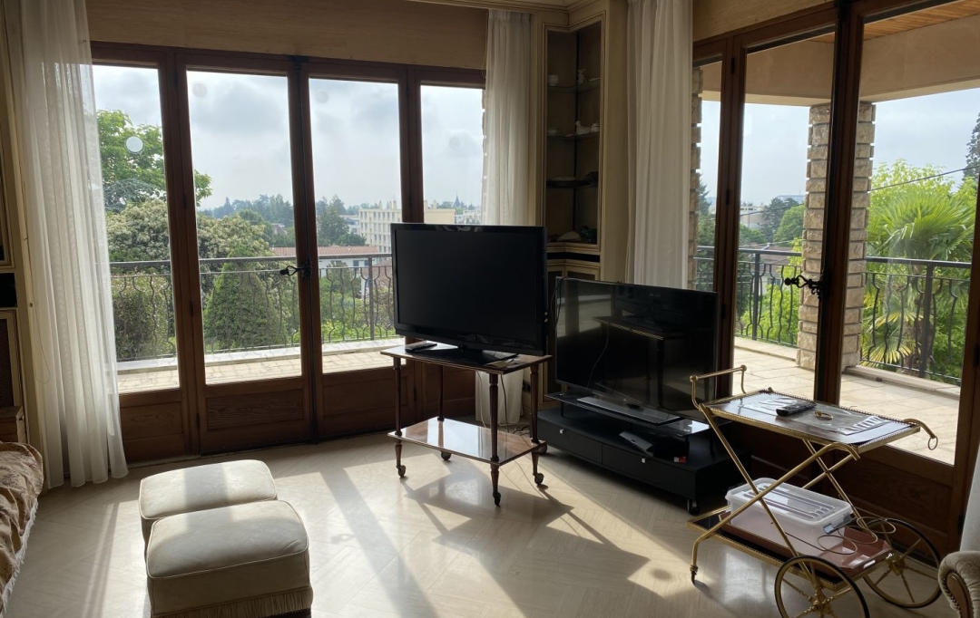 Annonces SAINTGENISLAVAL : Maison / Villa | CHAMPAGNE-AU-MONT-D'OR (69410) | 285 m2 | 900 000 € 