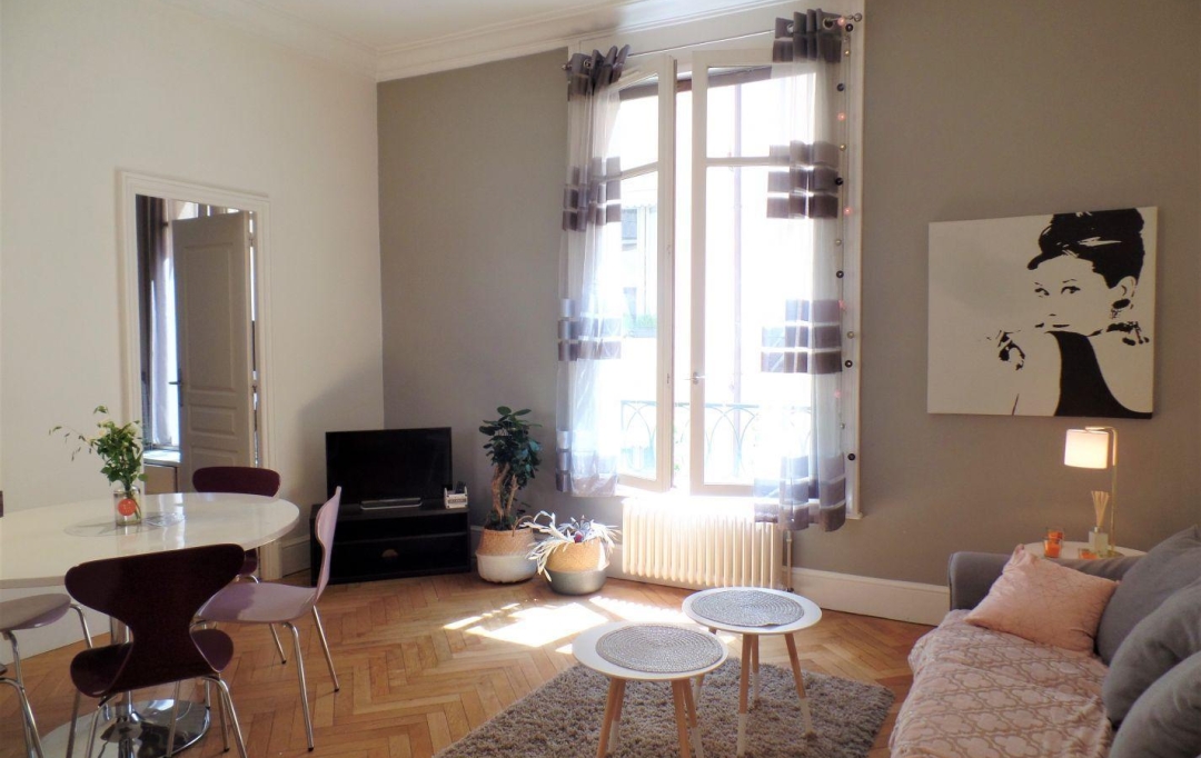 Annonces SAINTGENISLAVAL : Appartement | LYON (69002) | 45 m2 | 1 300 € 