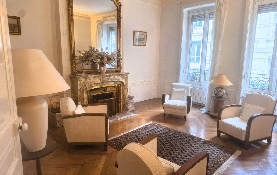 Annonces SAINTGENISLAVAL : Appartement | LYON (69006) | 158 m2 | 850 000 &euro; 