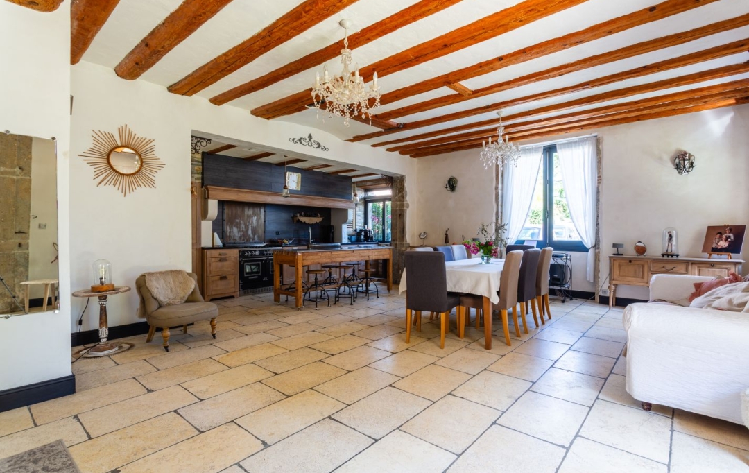 Annonces SAINTGENISLAVAL : Maison / Villa | MILLERY (69390) | 267 m2 | 750 000 &euro; 