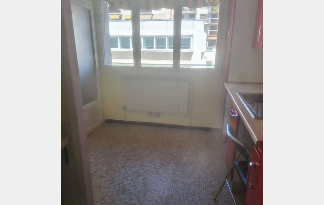 Annonces SAINTGENISLAVAL : Autres | LYON (69006) | 78 m2 | 349 000 &euro; 