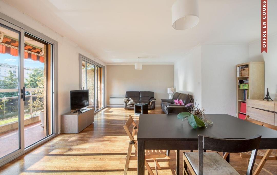 Annonces SAINTGENISLAVAL : Autres | VILLEURBANNE (69100) | 101 m2 | 420 000 &euro; 