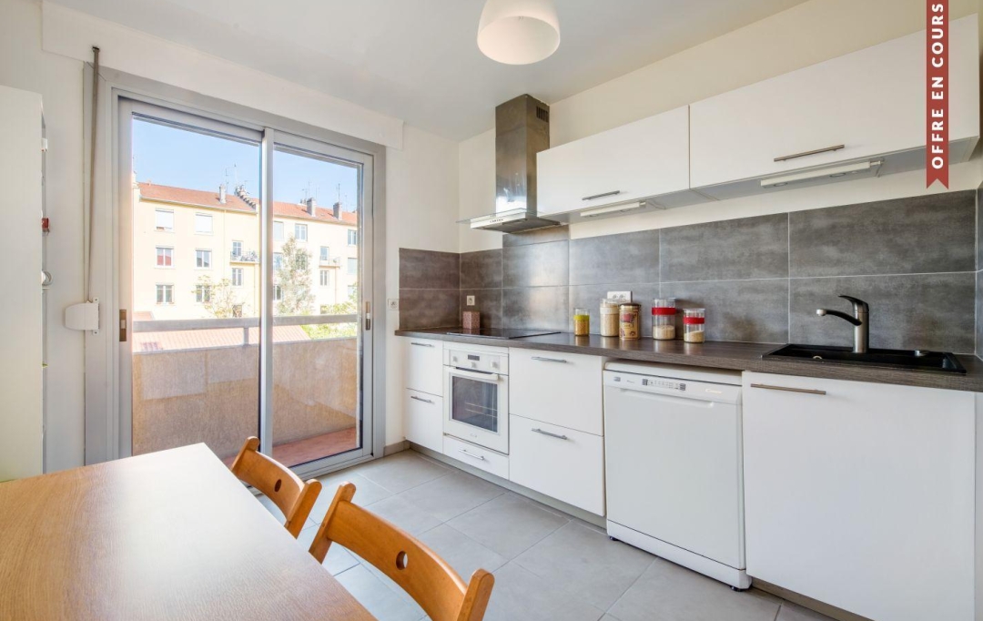 Annonces SAINTGENISLAVAL : Autres | VILLEURBANNE (69100) | 101 m2 | 420 000 &euro; 