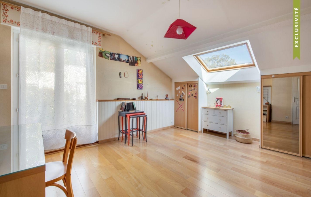 Annonces SAINTGENISLAVAL : Maison / Villa | BRON (69500) | 194 m2 | 760 000 &euro; 