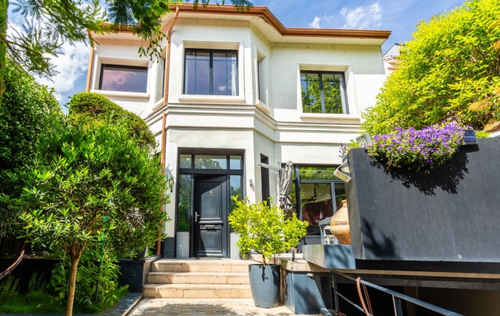  Annonces SAINTGENISLAVAL Maison / Villa | LYON (69003) | 120 m2 | 980 000 € 